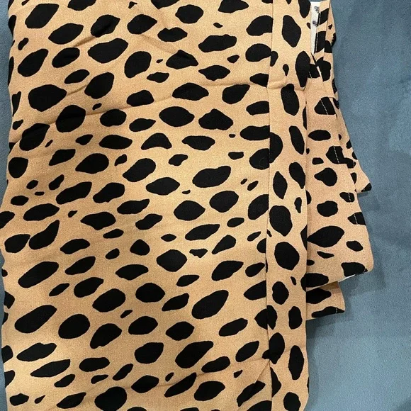 Reformation Bea Skirt Bobcat - Picture 4 of 5